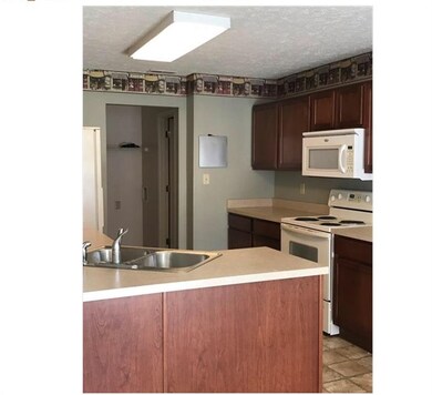 2651 Frasier Fir Dr, Greenwood, IN 46143 - photo 3