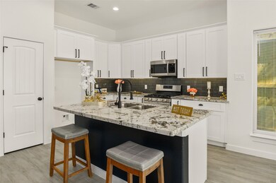 6824 Liverpool St, Houston, TX 77021 - photo 4