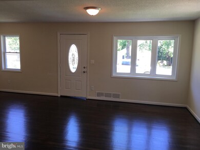 4919 Newton St, Bladensburg, MD 20710 - photo 3