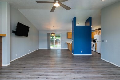 1747 NE Seventh St 4 of 20