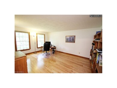 253 Steeplechase Ln Flex Room / Living Room