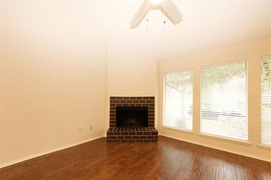 7852 Green Lawn Dr unit 7852, Houston, TX 77088 - photo 6