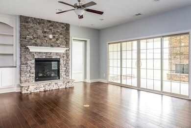 2043 Creekside Manor Ln, Knoxville, TN 37932 - photo 4