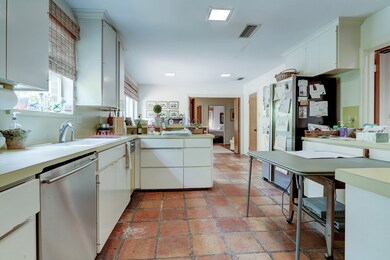 332 Vanderpool Ln, Houston, TX 77024 - photo 5