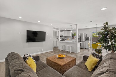 Great Room & Eat in Kitchen