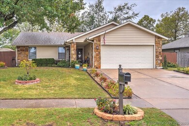 1513 W Phoenix Place, Broken Arrow, OK 74011 - photo 2