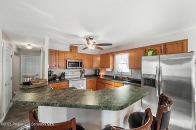 176 Poplar St, Archbald, PA 18403 - photo 3