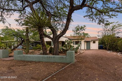 8-web-or-mls-2810 E Lester St - MLS Imag