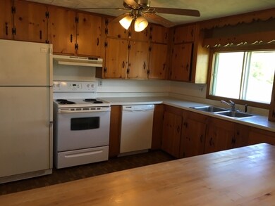 34 Edwards St, Colebrook, NH 03576 - photo 6