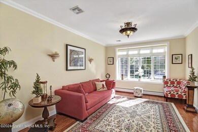 07-Living Room