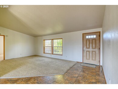 940 SE 9th St, Pendleton, OR 97801 - photo 4