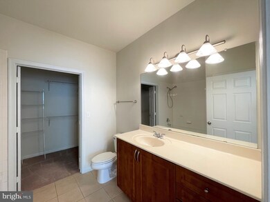 12954 Centre Park Cir unit 203, Herndon, VA 20171 - photo 6