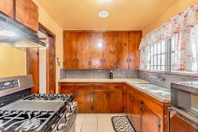 7030 Peyton St, Houston, TX 77028 - photo 6