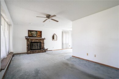 1707 E Lacona Ave, Des Moines, IA 50320 - photo 2