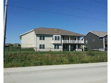 6721 Hoover Trail Rd SW, Cedar Rapids, IA 52404 - photo 2