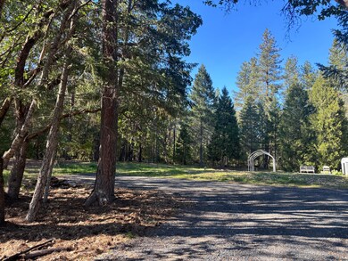 260 Paula Ln, Williams, OR 97544 - photo 2