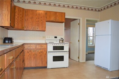 1043 Water St, Raymond, WA 98577 - photo 7