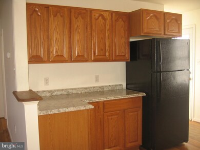 121 W 7th Ave, Ranson, WV 25438 - photo 5