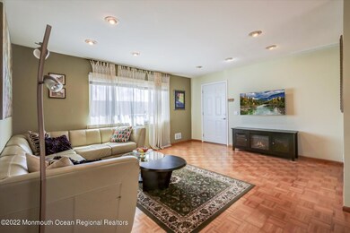 10-Family Room