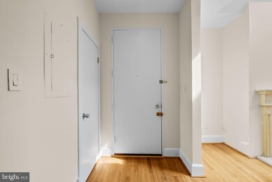 1318 35th St NW unit 7, Washington, DC 20007 - photo 6