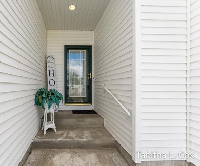 2495GoldenMapleAve-4LoRes
