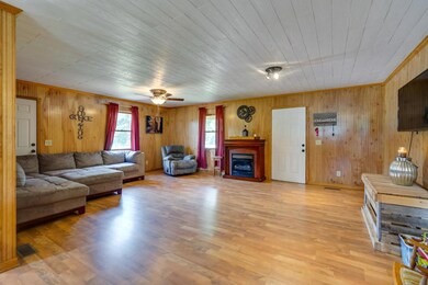 Spacious living room-- plenty of room for guests to gather!