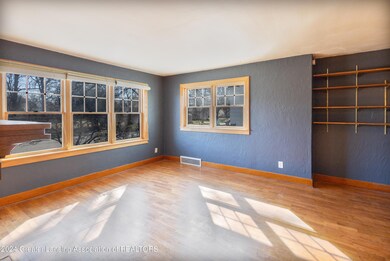 1712 Rundle-9