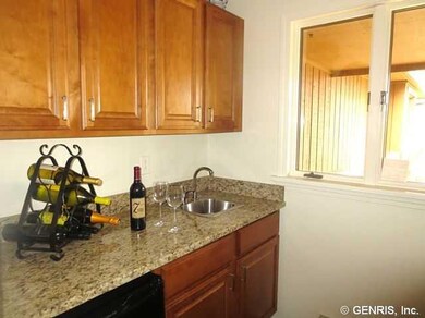 Other CHARMING AND CONVENIENT WALK-IN BUTLER S PAN