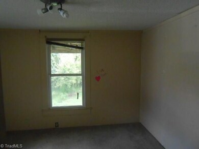 855 Lawsonville Ave, Reidsville, NC 27320 - photo 7