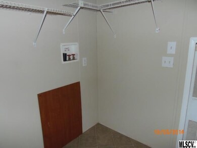 Laundry Room-Side Entry