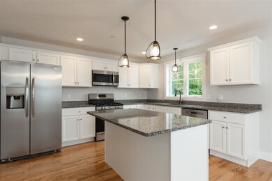 68 Stillwater Cir unit 19, Somersworth, NH 03878 - photo 4