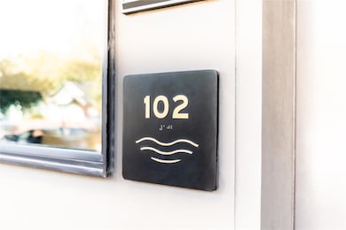 49 Navasota St unit 102, Austin, TX 78702 - photo 2