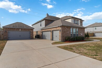 8008 Cullen Estates Dr, Pearland, TX 77584 - photo 2
