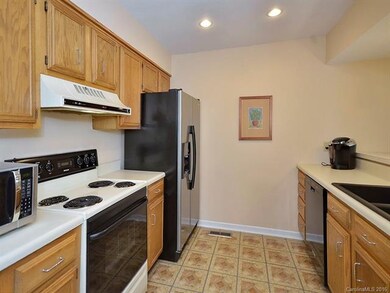 Handy kitchen, plenty of storage.