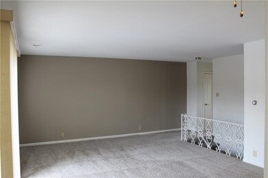 1152 Canterbury Square N, Indianapolis, IN 46260 - photo 2