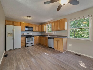 121 Pennington Way, Lavalette, WV 25535 - photo 7