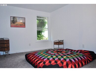 Bedroom, Primary
