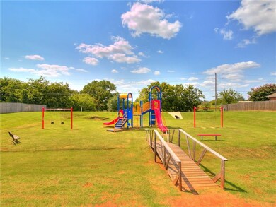 2612 SE 6th Cir, Moore, OK 73160 - photo 5