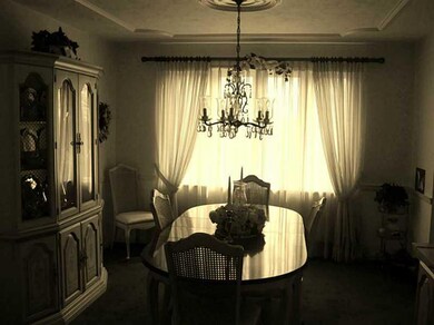 Dining Room. Nize sized formal dining room.