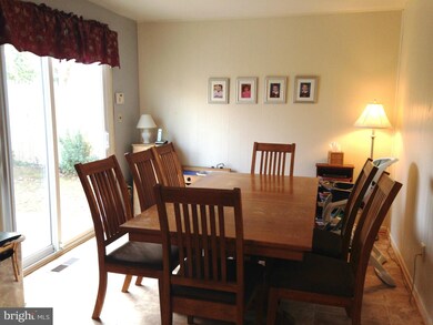 13203 Parkland Dr, Rockville, MD 20853 - photo 6