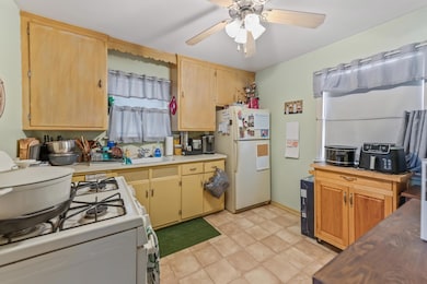 5607 W Wisconsin Ave, Milwaukee, WI 53213 - photo 6