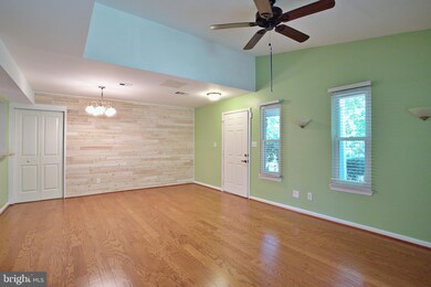 13573 Orchard Dr unit 3573, Clifton, VA 20124 - photo 3
