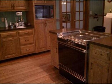 30 Dickens St, Bridgewater, MA 02324 - photo 4