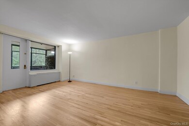 The Windsors unit 1-J, Bronx, NY 10471 - photo 2
