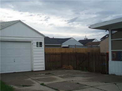 Yard/Garden. Fenced in yard.