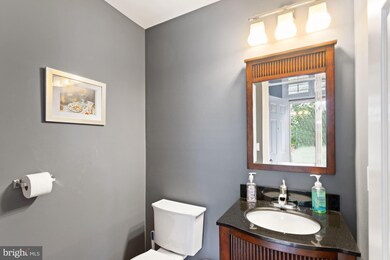 20326 Cedarhurst Way, Germantown, MD 20876 - photo 2