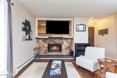 16-Living Room_KI_018