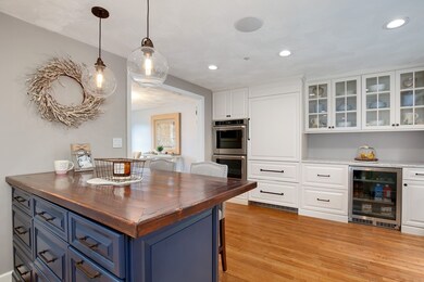 41 Fieldstone Cir, Tewksbury, MA 01876 - photo 4