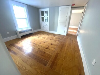 25 Elm St unit B, Newmarket, NH 03857 - photo 2