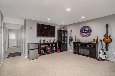 78 Lochmere Ln unit U415, Nashua, NH 03063 - photo 4